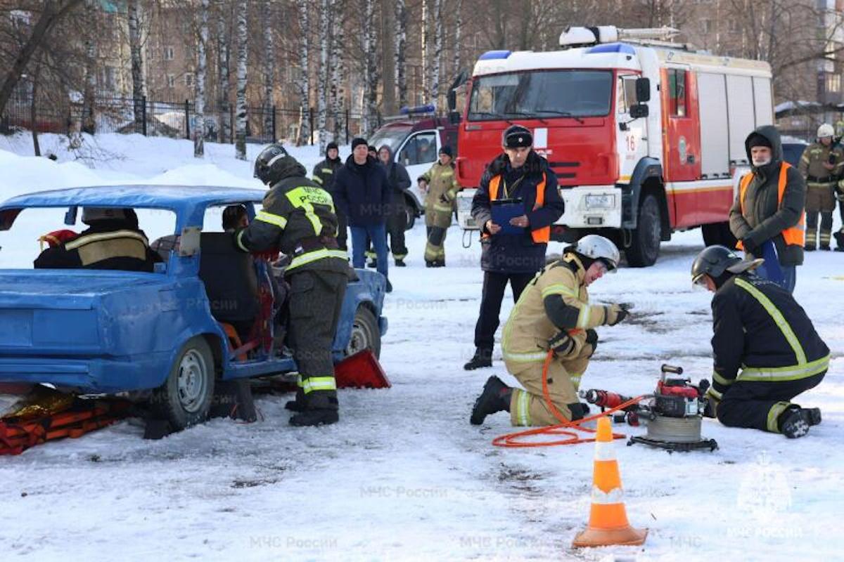В Кировской области выбрали лучшую команду по ликвидации последствий ДТП