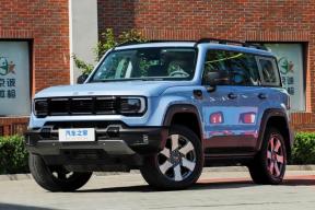 Турбина, два мотора и ни одного страха перед дальнобоем: BAIC BJ40 с запасом 1300 км уже в Китае