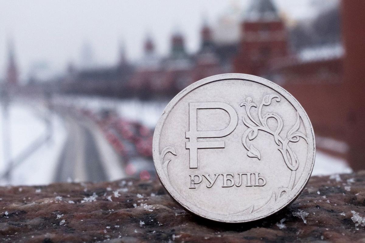 Россияне могут обменять валюту в 11 странах мира