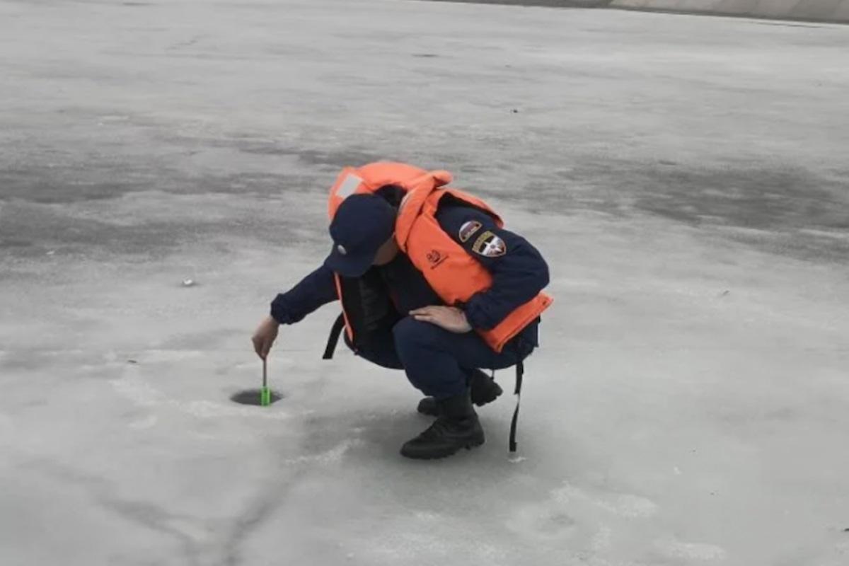 В Шлиссельбурге нарушителей оштрафовали за выход на весенний лед