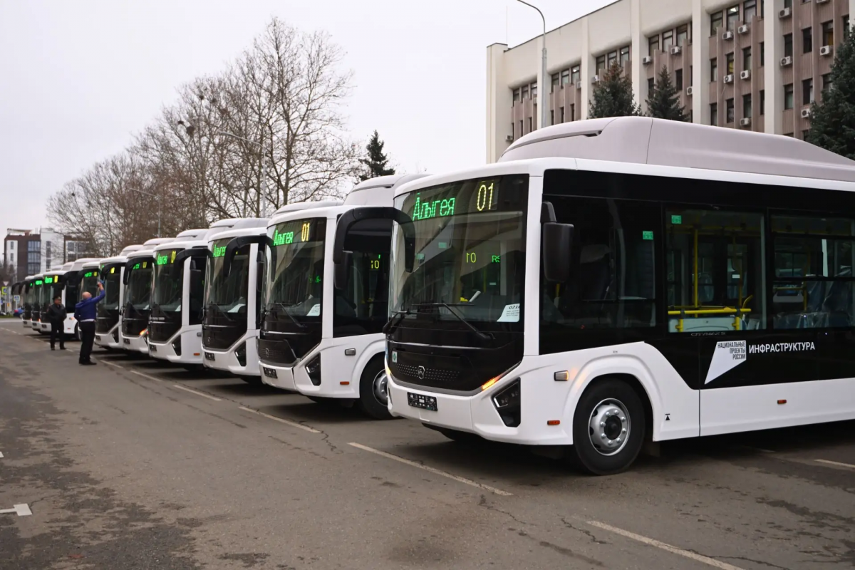 Глава Адыгеи Мурат Кумпилов: Парк общественного транспорта Майкопа пополнился 10 новыми автобусами ПАЗ СИТИМАКС 9