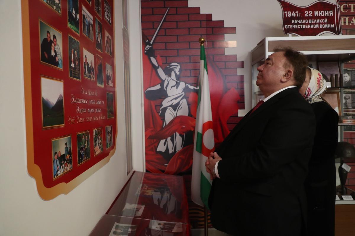 Глава Ингушетии посетил школу имени Героя России Алихана Калиматова в Сунже