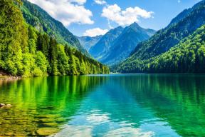 «Борьба с бедными туристами»: в Абхазии кафе берут 1000 рублей за вход и 1500 депозита за чашку кофе