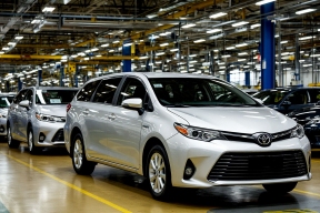 Toyota на китайских заводах интегрирует русскоязычный интерфейс в авто