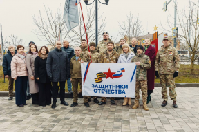 Глава Орехово-Зуевского городского округа Руслан Заголовацкий почтил память воинов возложением цветов к монументам павшим в зоне СВО и в Великой Отечественной войне