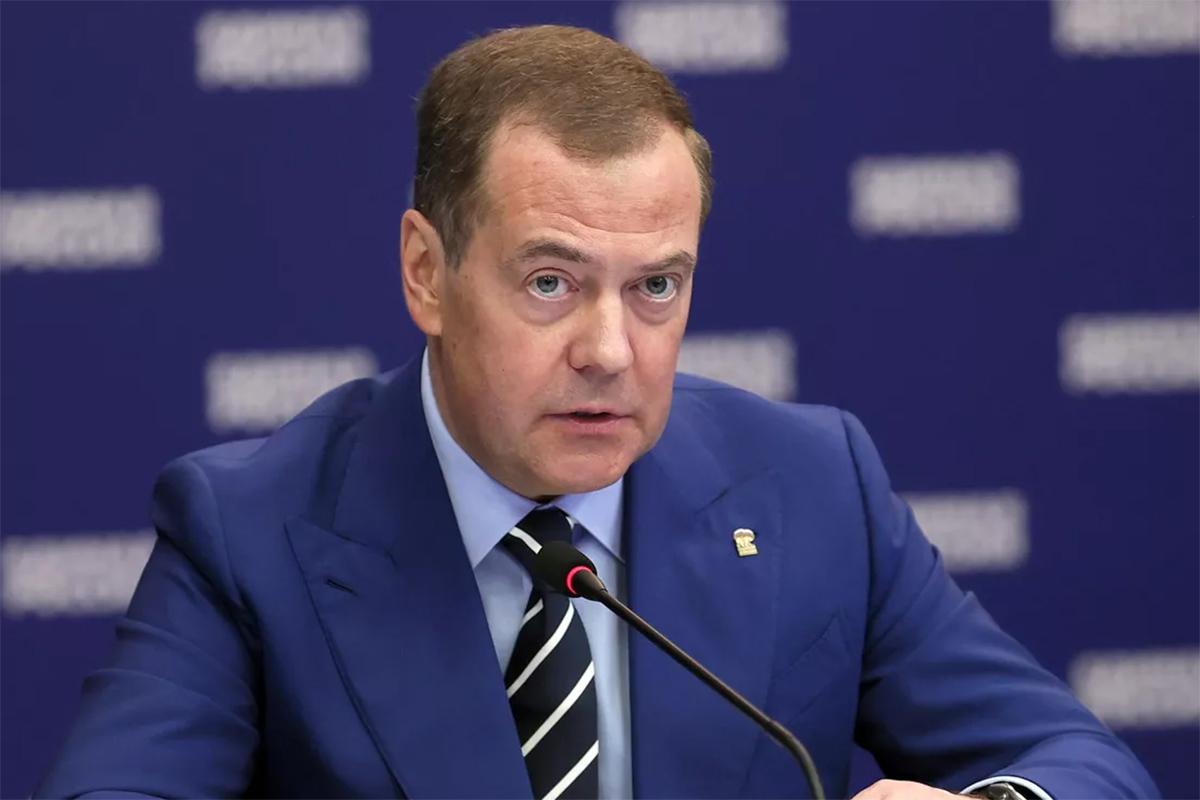 Страшные последствия: немецкий политик поддержал Медведева, заявив о крахе правосубъектности ФРГ