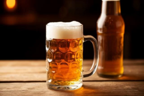 Нарколог объяснил, безопасно ли безалкогольное пиво и вино для автомобилистов