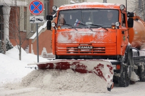 Для уборки снега в Саратовской области привлекли 200 единиц спецтехники