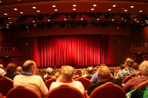 За год в Пермском крае на треть подорожали билеты в театр