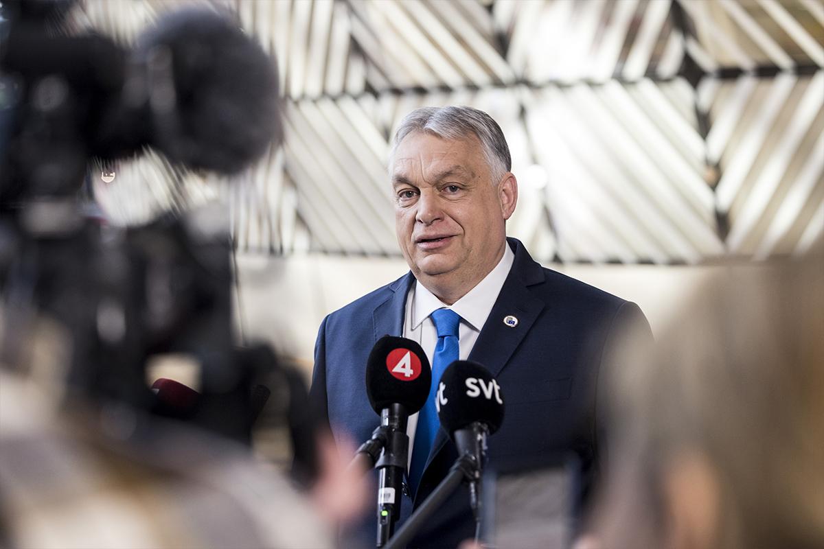 С такими друзьями врагов не надо: венгры разгневаны ликованием Запада из-за ухода Орбана