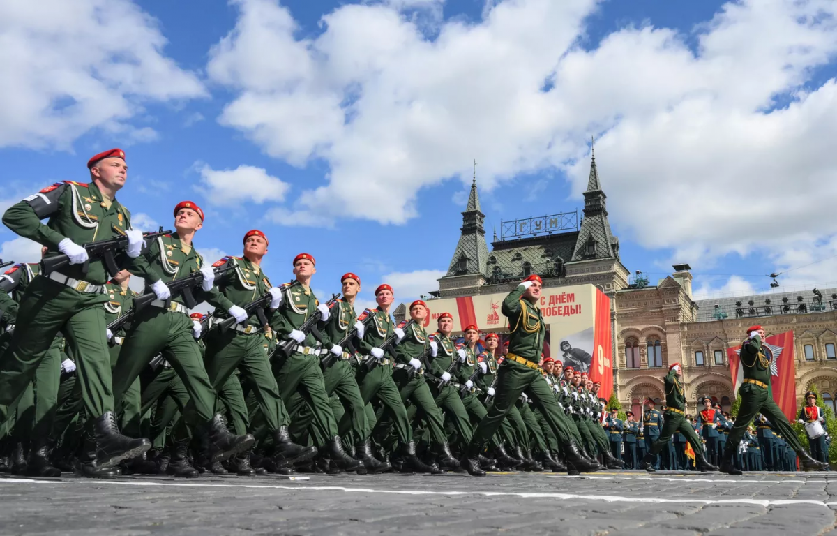 Вице-премьеры и министры не появятся на трибунах парада Победы в Москве