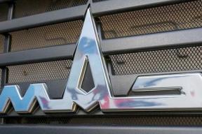 Белорусский заправщик МАЗ пришёл на поля Смоленщины: как одна машина экономит тонны топлива и часы простоя