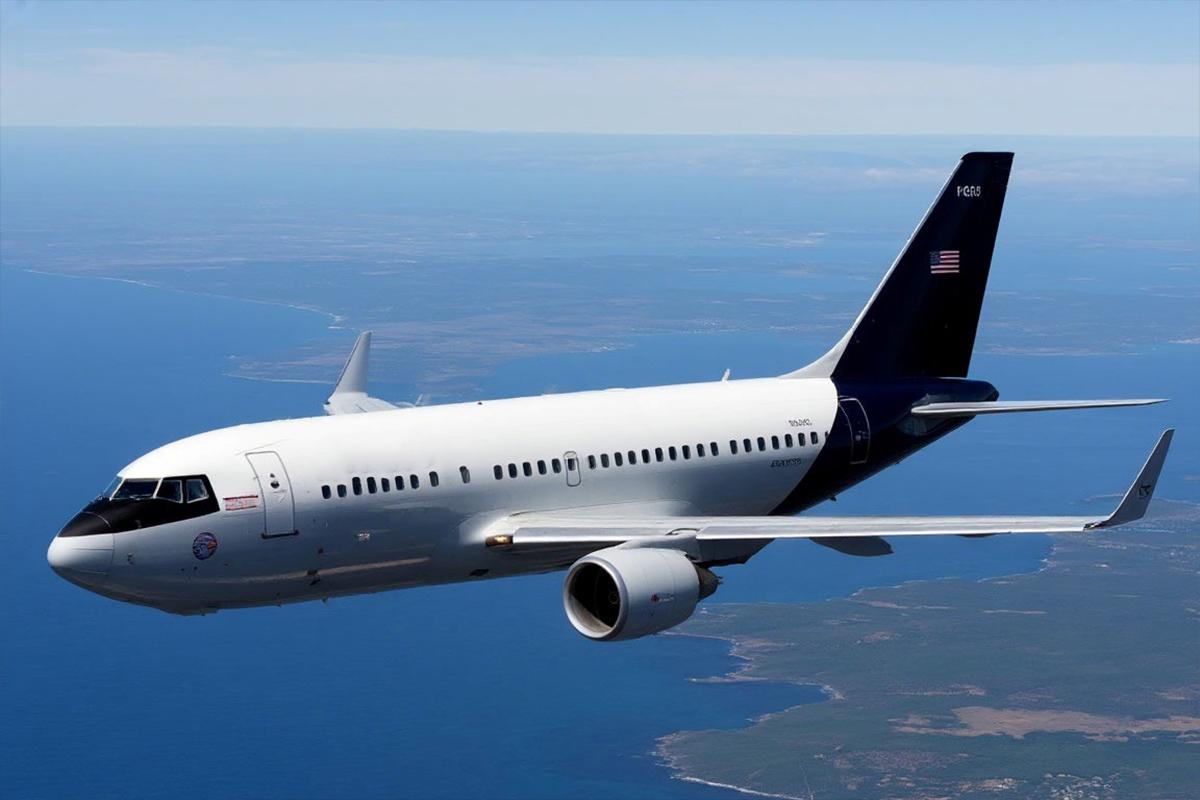 Ядерный шпион чуть не рухнул в море: самолет ВВС США подал сигнал бедствия у берегов Британии