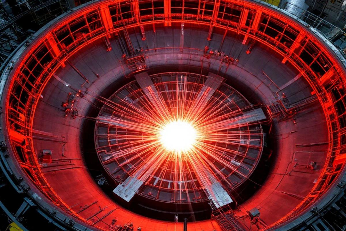Российские физики впервые в мире засняли, как «взрывается» плазма в термоядерном реакторе
