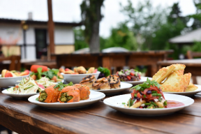 Улиточные фермы, лавандовые поля, дегустации чая: Крым расширяет гастромаршруты