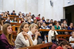 В Адыгее командир огнеметной роты провел встречу с учащимися ВУЦ при МГТУ