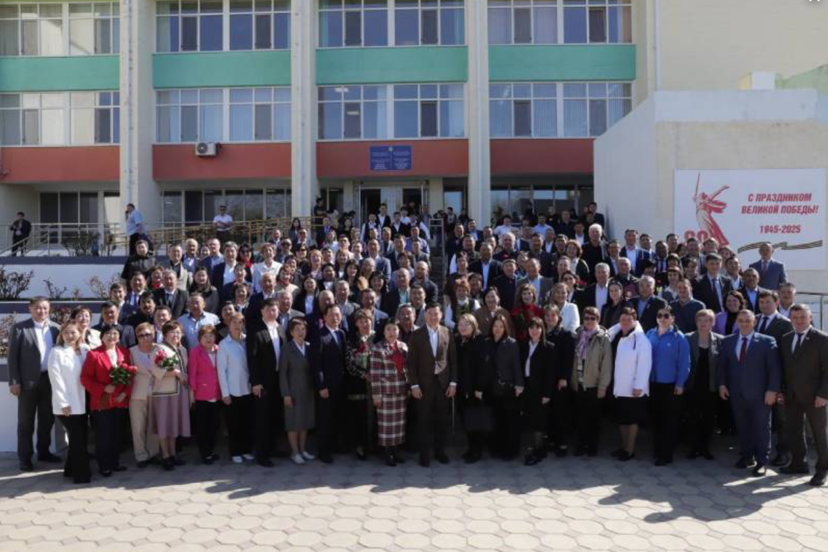 Работники муниципалитетов Калмыкии отметили профессиональный праздник