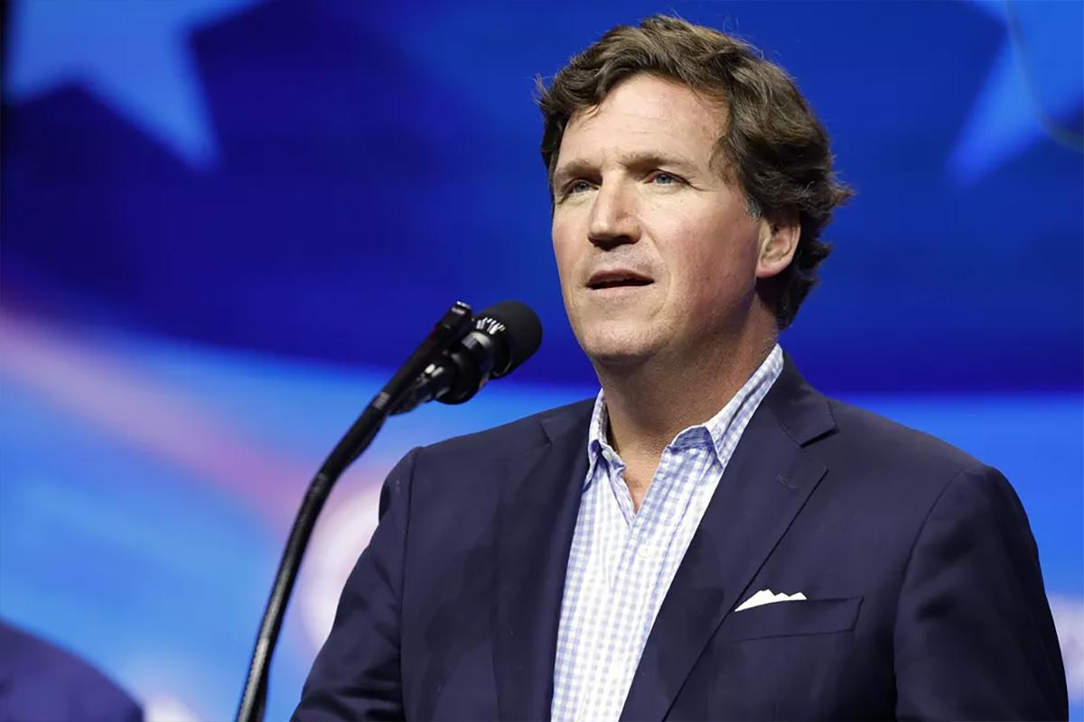 Карлсон заявил, что США уничтожили Украину