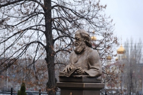 На территории самарского медуниверситета открыли памятник святителю Луке Крымскому