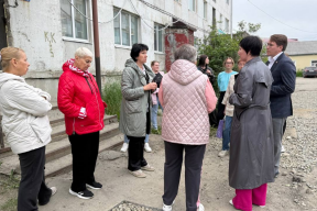 Мэр Лариса Поликанова: Администрация Магадана планирует комплексно благоустроить двор на улице Шандора Шимича