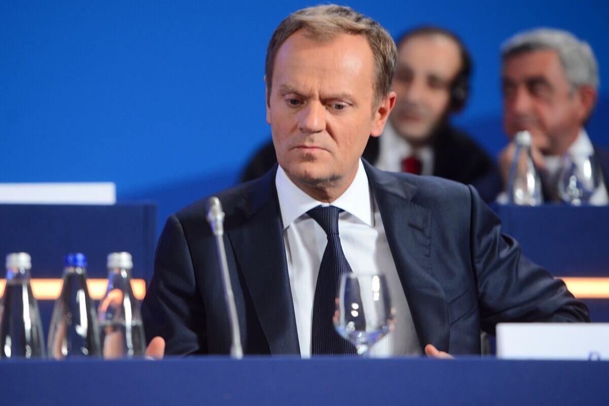 Туск призвал прекратить споры о причинах авиакатастрофы под Смоленском