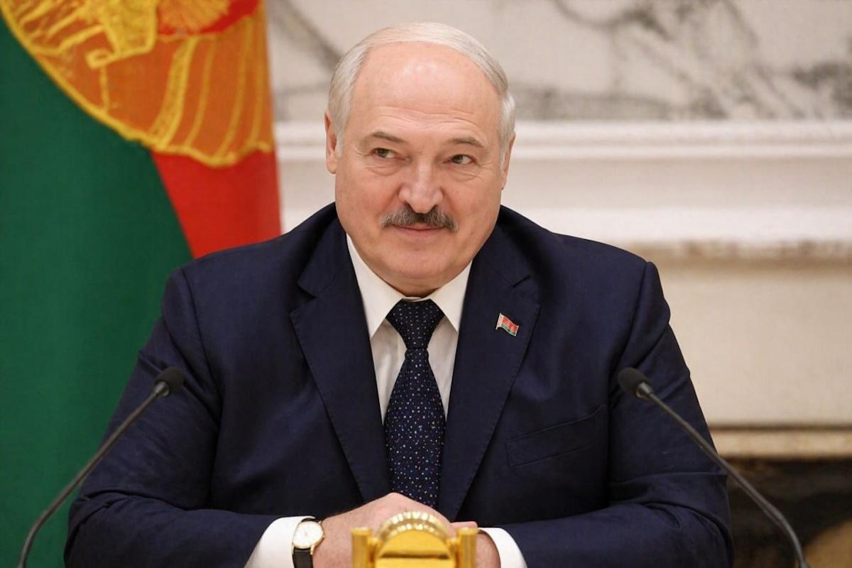 Лукашенко поздравил Армению с 35-летием независимости