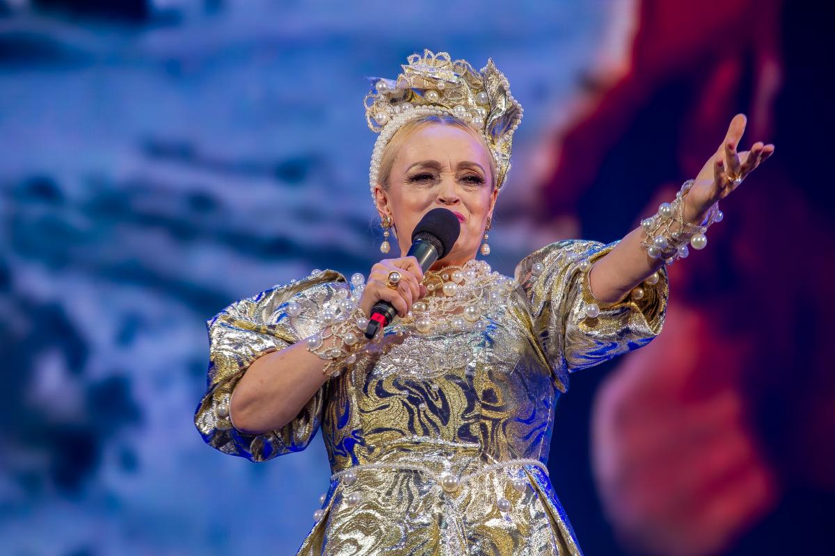 Отказалась петь без сына и ушла со сцены в слезах. Кто довел Надежду Кадышеву до бурных эмоций