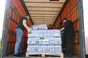 Мурат Кумпилов: Адыгея направила 60 тонн гуманитарной помощи пострадавшим от наводнения в Дагестане