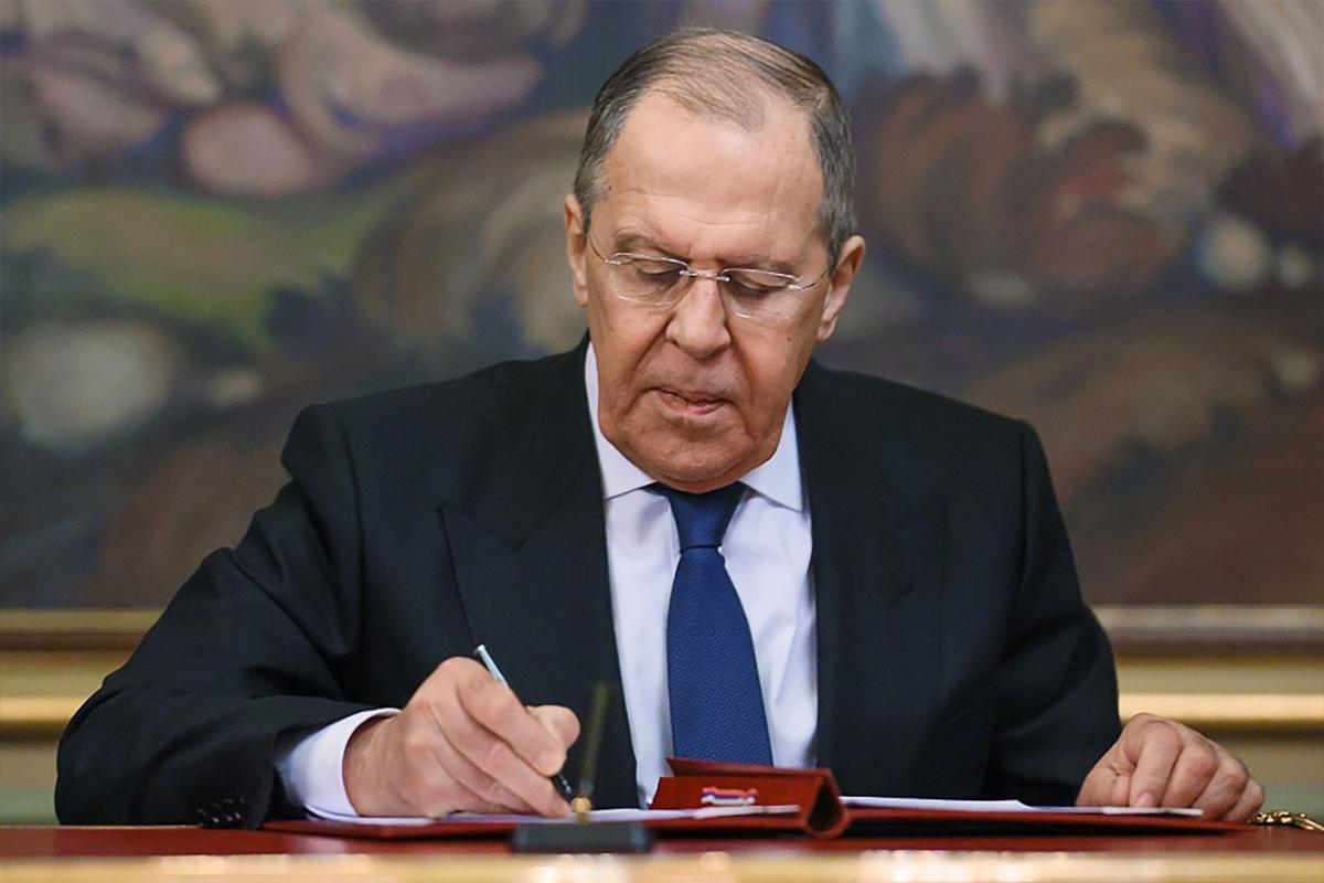 Лавров прибыл в Нью-Йорк: выступление на Генассамблее и переговоры с США по Украине