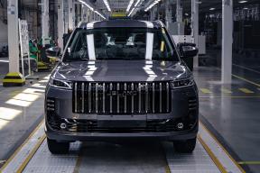 Простаивал 11 лет, возродился за 37 миллиардов: в Шушарах собрали первый тестовый кроссовер Jeland J6