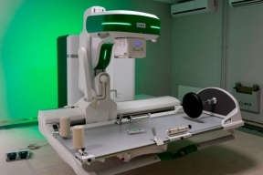 В строящемся лечебно-диагностическом корпусе Костромской областной детской больницы начался монтаж нового рентгенодиагностического комплекса