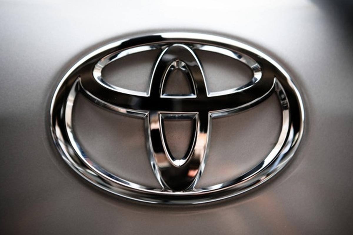 Запертые в машинах: гибриды Toyota и Lexus ловят водителей в ловушку из-за бракованных батарей