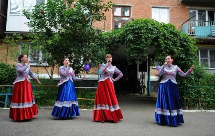 Соседи, выходите во двор: в Майкопе 29 мая пройдут бесплатные концерты и спортивные игры
