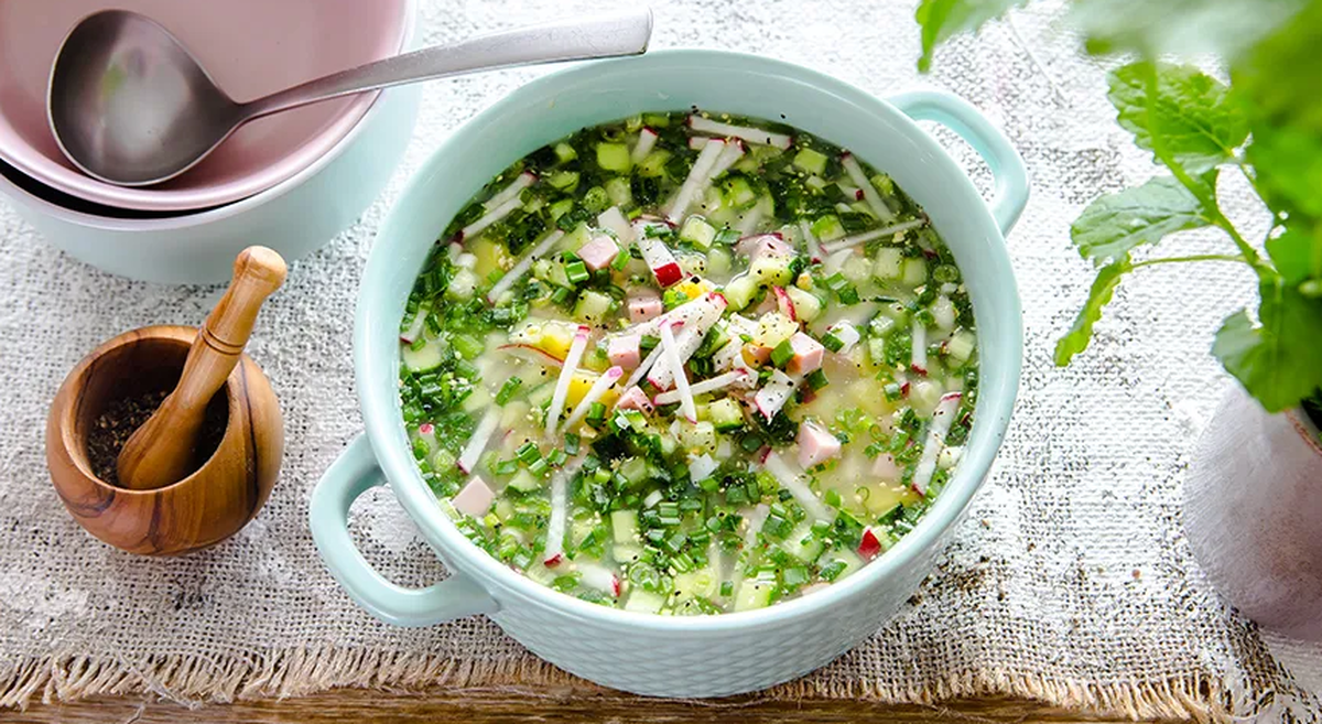 Специалист по питанию рассказала о скрытых преимуществах окрошки