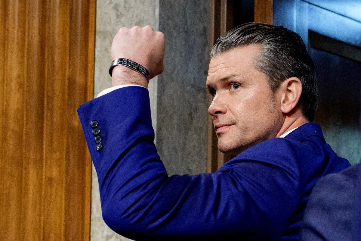 Глава Пентагона вживую наблюдала за стрельбой лазерами и микроволновками по дронам: Пит Хегсет проинспектировал оружие будущего