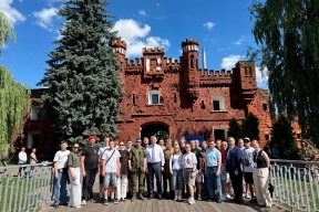 Спикер Заксобрания Роман Береснев: Молодежная делегация Кировской области почтила память погибших в ходе посещения Брестской крепости