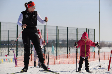 Более 150 любителей лыжного спорта из разных округов Подмосковья приняли участие в зимнем фестивале «Зарайский крендель»