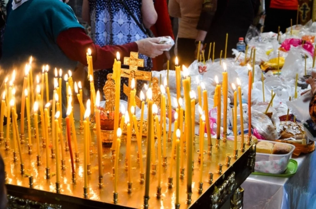 24 апреля отмечается Навский четверг — день поминовения с обрядами на кладбищах