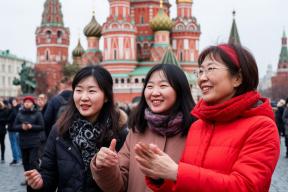 Более половины иностранных туристов в России в 2025 году составили граждане КНР