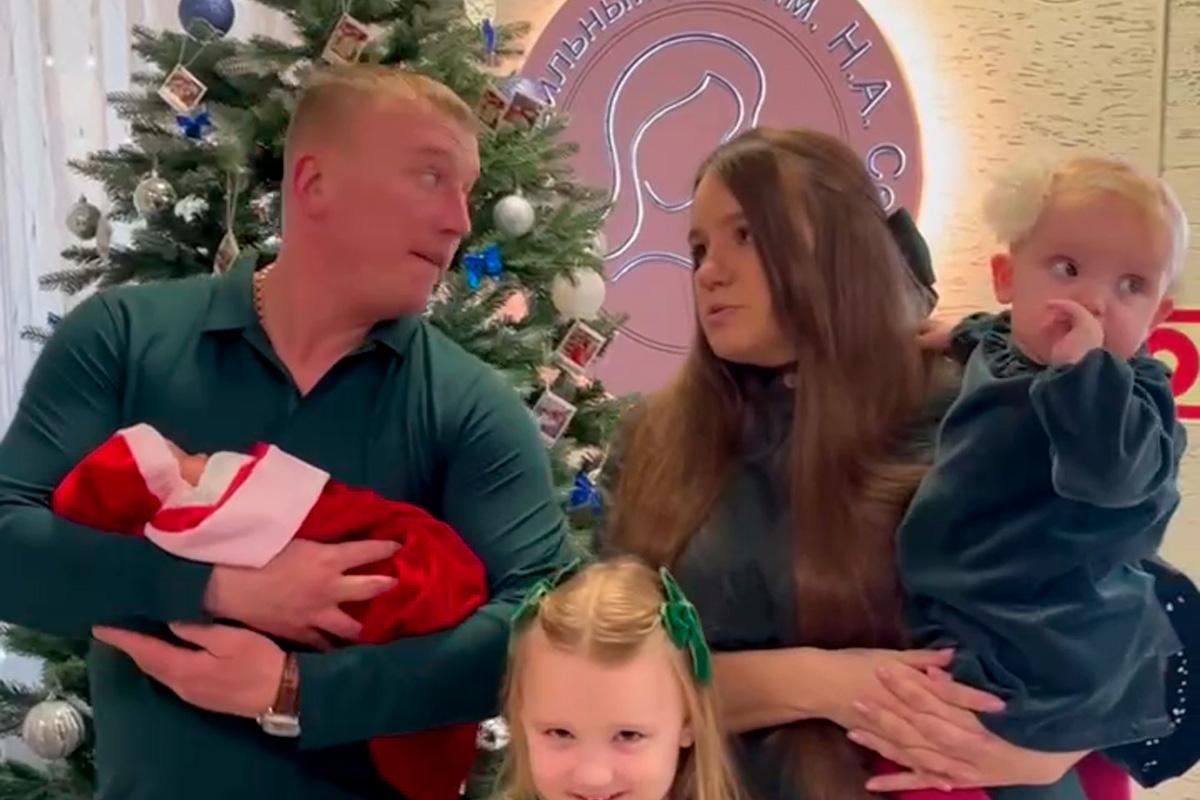 Глава депздрава Томской области Роберт Фидаров: Семья из Кузбасса в третий раз выбрала роддом имени Семашко для рождения ребенка