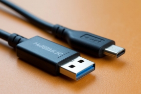 Во Вьетнаме школьник ради странных ощущений вставил в пенис провод для зарядки телефона