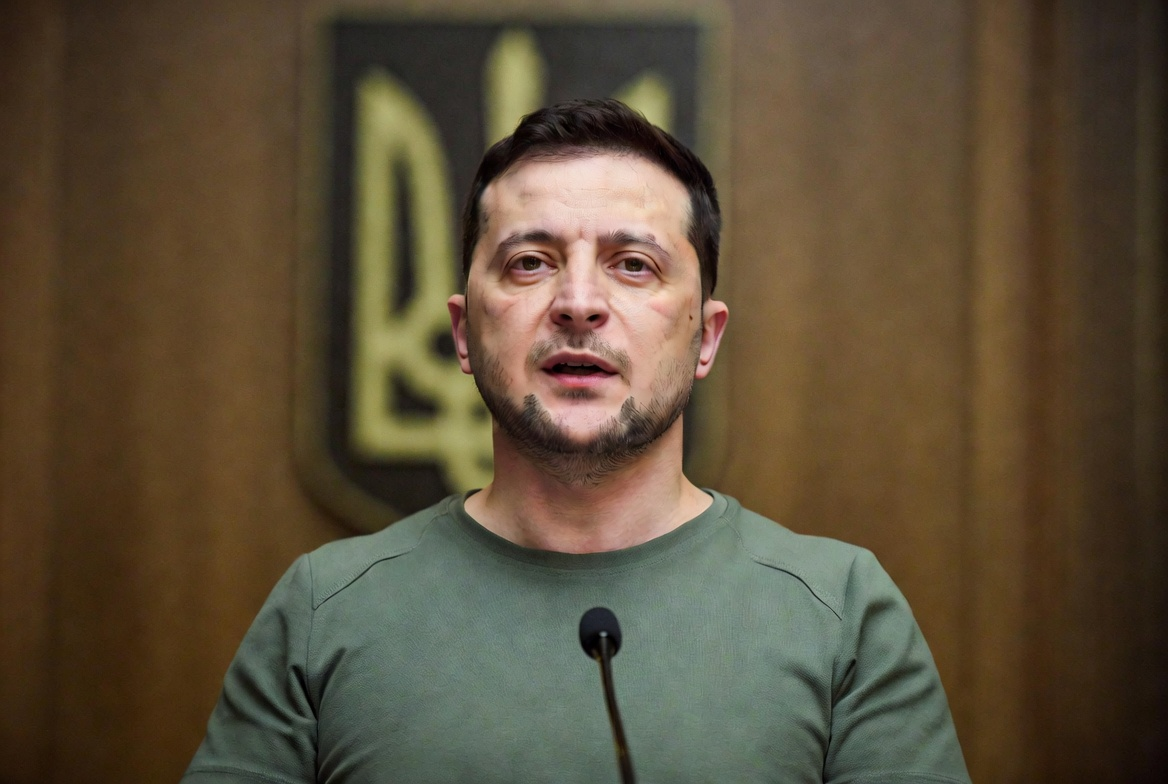 Зеленский пригрозил депутатам Рады отправкой в зону СВО