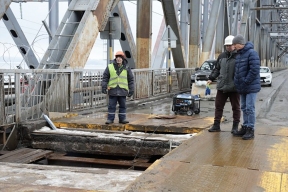 На Императорском мосту в Ульяновске демонтировали два аварийных деформационных шва