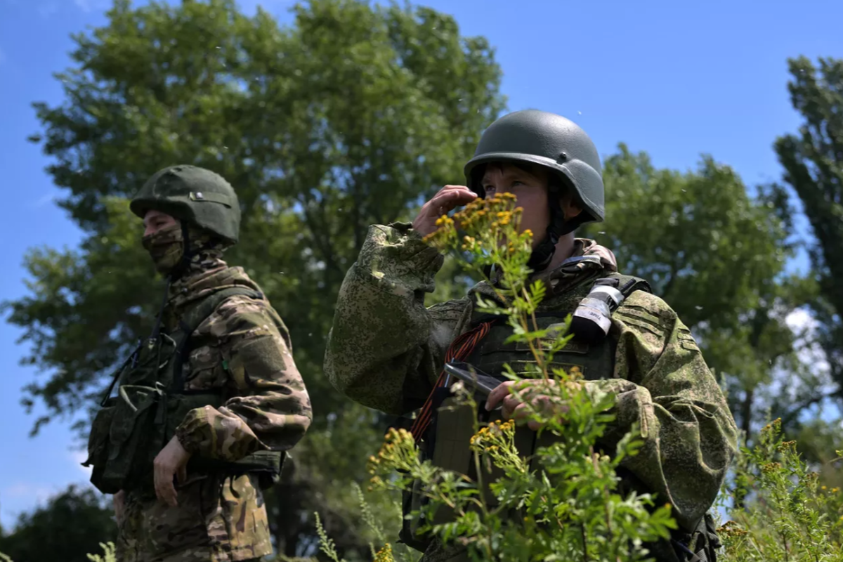 Президент рассказал, сколько российских военнослужащих находятся на линии боевого соприкосновения в зоне СВО