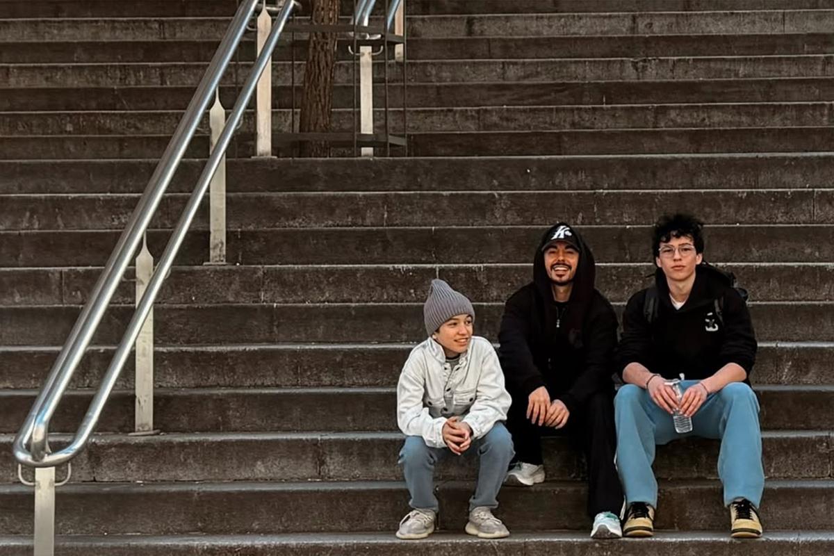 Тимур Родригез обнял повзрослевших сыновей в Испании на фоне скандалов с алиментами и новой любви