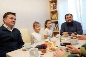 Губернатор Андрей Воробьев навестил семью из Красногорска, чей сын героически погиб в зоне СВО