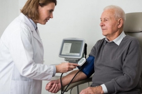 Врач-кардиолог рассказал, как можно прожить без повышенного давления