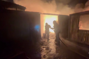 Спасатели локализовали пожар на рынке в Химках