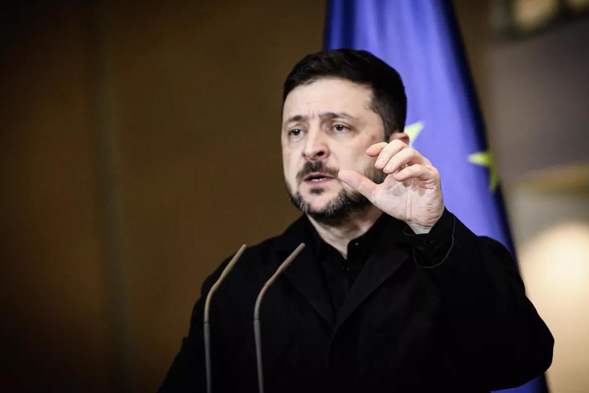 «Нас просто бросят»: Зеленский в панике предупредил Запад о крахе ПВО Украины этим летом
