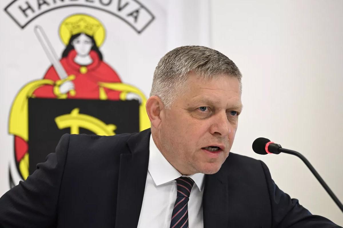 «Даже в то, что у него нос между глазами»: Фицо уничтожил Зеленского за вранье о нефтепроводе